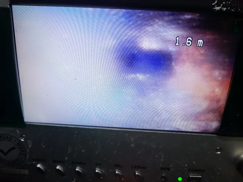 부산 서구 어둡게 막힌 구간이 보이는 내시경 화면
